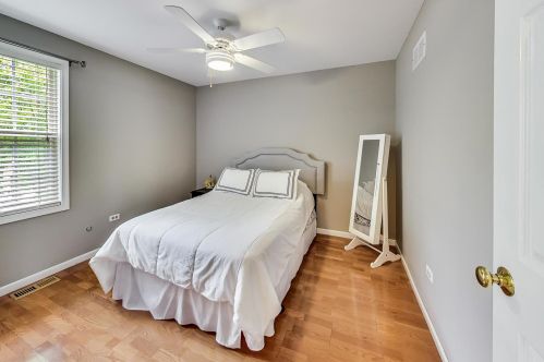 1045 Big Eagle Trl, Carol Stream IL  60188-9153 exterior