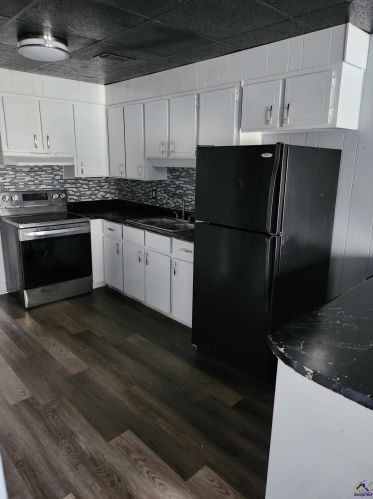 300 Carolina Ave, Warner Robins, GA 31093-2319