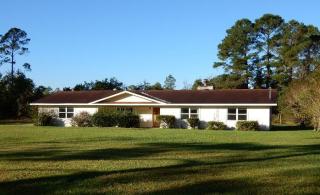 506 Lang Ave, Woodbine, GA 31569-2008