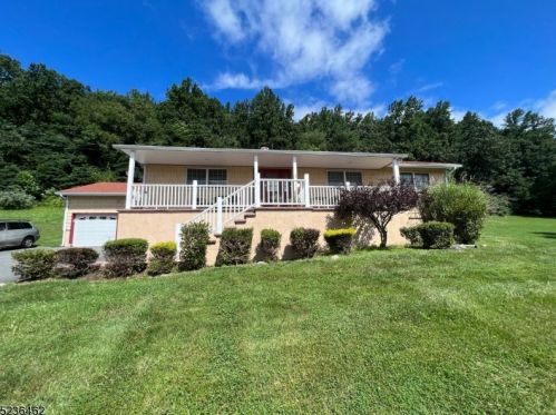 533 Rockport Rd, Hackettstown, NJ 07840-5224