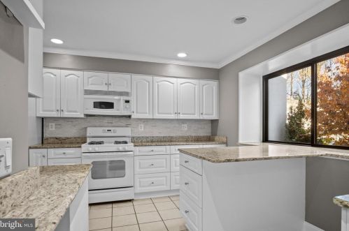 2350 Generation Dr, Herndon VA  20191-3029 exterior