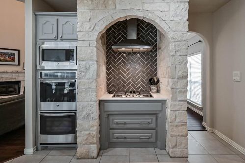 10512 Stonehill Dr, Fort Worth TX  76126-4547 exterior