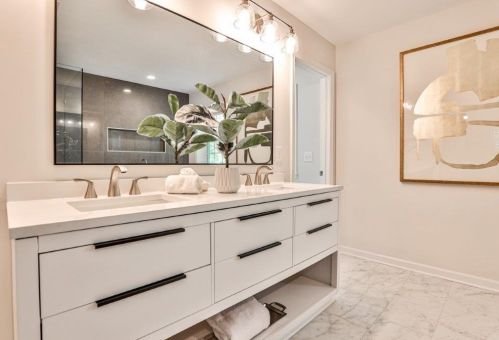3911 Edenton Ct, Atlanta GA  30319-1883 exterior