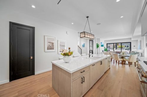 605 12th St, Huntington Beach CA  92648-4035 exterior