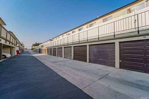 1950 Glenoaks Ave, Anaheim CA  92801-3968 exterior
