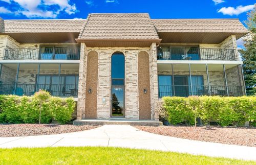 15701 Foxbend Ct, Orland Park, IL 60462-4990