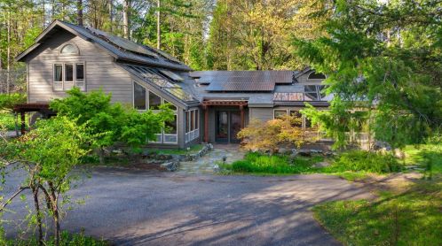 13253 Meadow View Dr, Grass Valley, CA 95945-9083