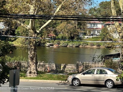 1214 Sunset Ave, Tinton Falls, NJ 07712-4924