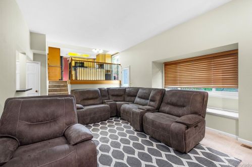 7841 Monaco Ct, Englewood, CO 80112-2548