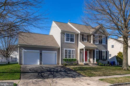 82 Equestrian Dr, Burlington, NJ 08016-3064