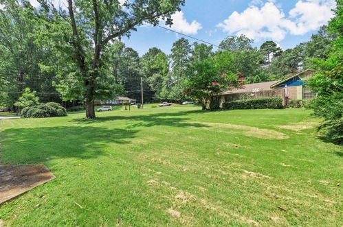 3333 Flowers Dr, Atlanta GA  30337-1001 exterior