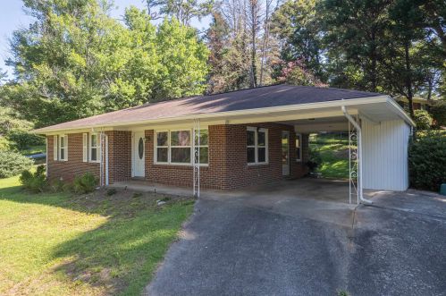157 Hickory Cir, Toccoa, GA 30577-3521