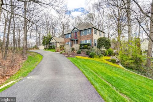 12445 Cavalier Dr, Woodbridge, VA 22192-3318