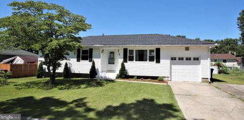 37 Monroe Ave, Browns Mills, NJ 08015-3822
