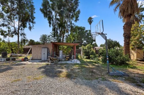 8656 Indiana Ave, Riverside CA  92504-4047 exterior