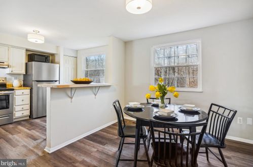 8675 Hickory Ridge Ct, Springfield VA  22153-3703 exterior