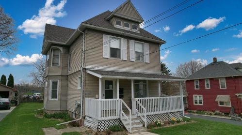 526 Austin Ave, Bull Valley, IL 60098-3765