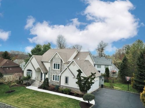 1 Spruce Ln, Warren, NJ 07059-2603