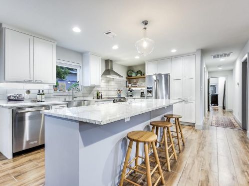 2500 Addison Ave, Austin TX  78757-2313 exterior