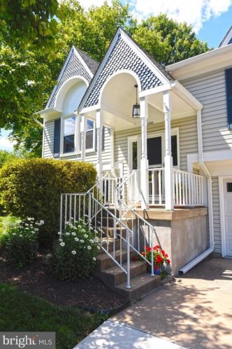 1600 Attorney Ct, Herndon, VA 20170-2916