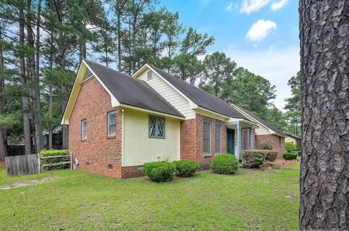 390 Hilliard Dr, Fayetteville, NC 28311-2690
