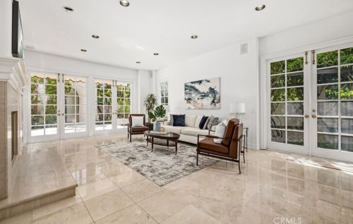 1 Charlotte, Irvine CA  92603-3448 exterior