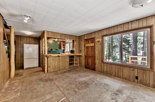 7500 Riv Rd, Truckee CA  exterior