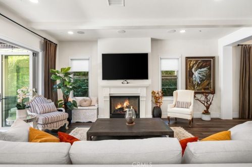 22 Shadybend, Irvine CA  92602-0844 exterior