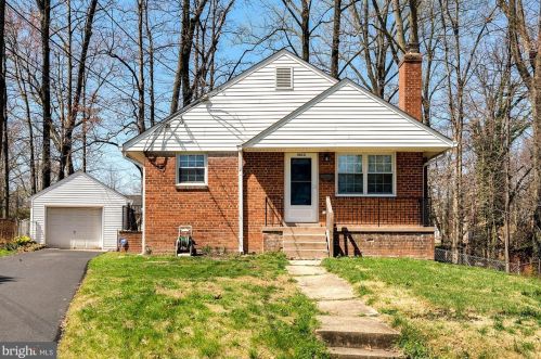 3612 Crest Dr, Annandale, VA 22003-1653
