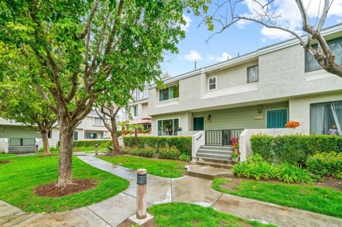 26316 Grove Cir, El Toro, CA 92630-6571