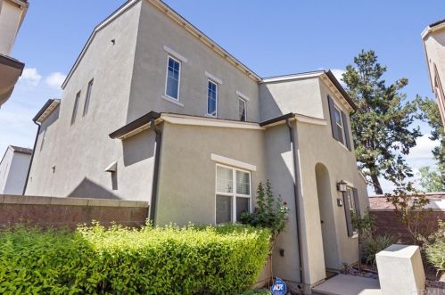 8452 Weather Wood St, Chino, CA 91708-9337