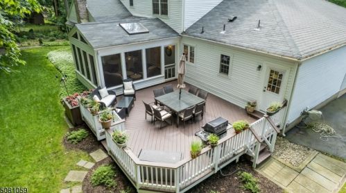 30 Deer Run Dr, Dover, NJ 07869-4333