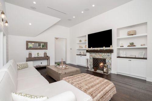 864 Kenneth Rd, Glendale CA  91202-1448 exterior