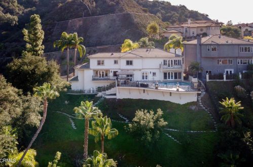 1958 Calafia St, Glendale CA  91208-2306 exterior