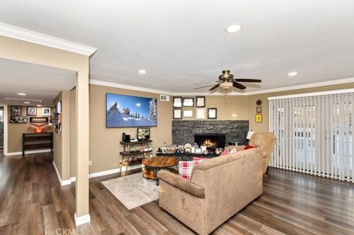 5064 Myrtle Ave, Riverside CA  92506-1423 exterior
