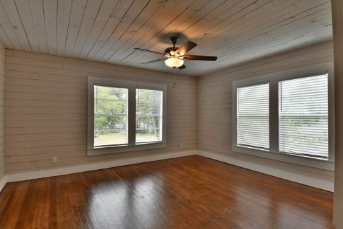 409 Austin St, Bellvue TX  77418-2349 exterior