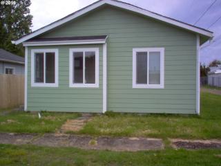 361 10th St, Winchester Bay OR  97467-1312 exterior