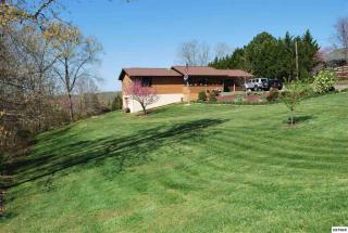 236 Cedarwood Dr, Pigeon Forge, TN 37876-2034