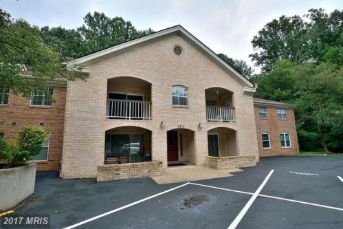 5815 Cove Landing Rd, Springfield VA  22015-2641 exterior