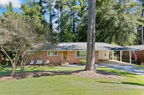 288 Robin Ln, Marietta, GA 30067-7040