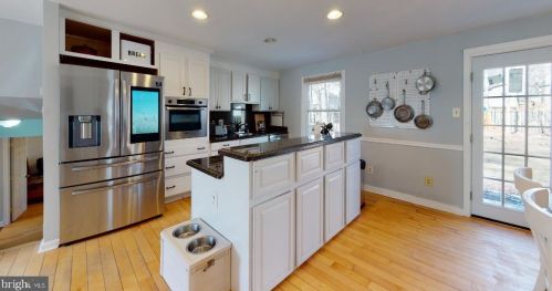 1524 Sadlers Wells Dr, Herndon, VA 20170-2843