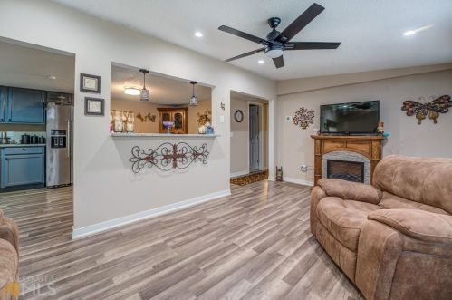 367 Hemlock Ln, Locust Grove, GA 30248-3811