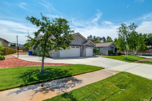 12941 Rhonda Fleming Ct, Yucaipa, CA 92399-6430