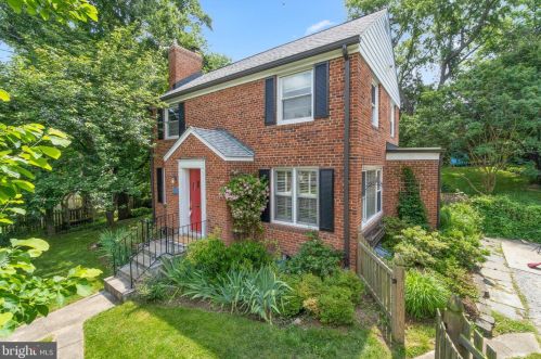 10205 Woodmoor Cir, Silver Spring, MD 20901-2443