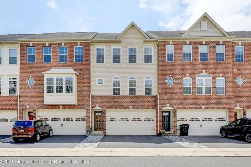 47 Pate Dr, Middletown, NJ 07748-1750