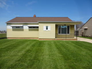 11330 Riveredge Dr, Cleveland OH  44130-1259 exterior