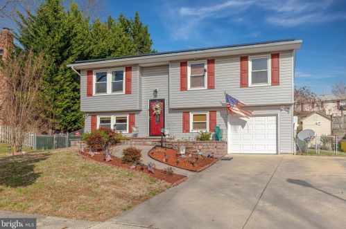 1040 Christmas Ln, Gambrills, MD 21054-1516