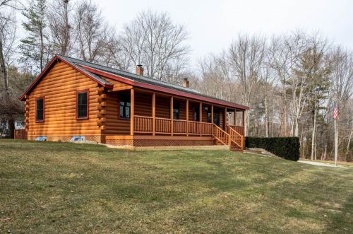 15 Clement Rd, Somersworth, NH 03878-1601