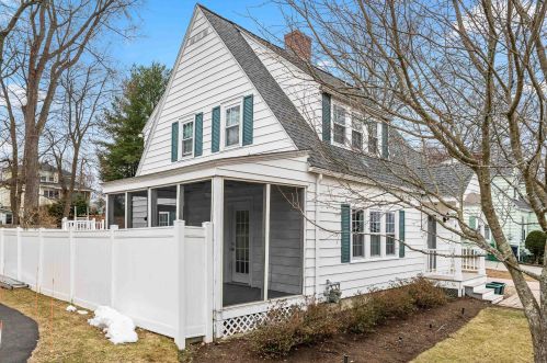 25 Dickerman St, Nashua, NH 03060-5054