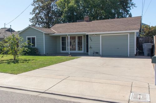 200 Lee Ave, Valley Home, CA 95361-3513